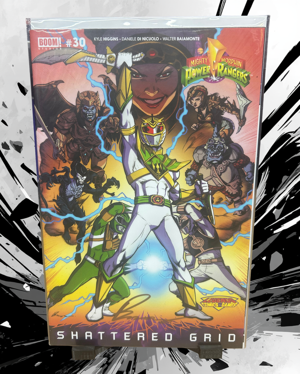 Mighty Morphin Power Rangers #30 Legends Comics & Games Exclusive Variant (released in August 2018) Signed by Buzz