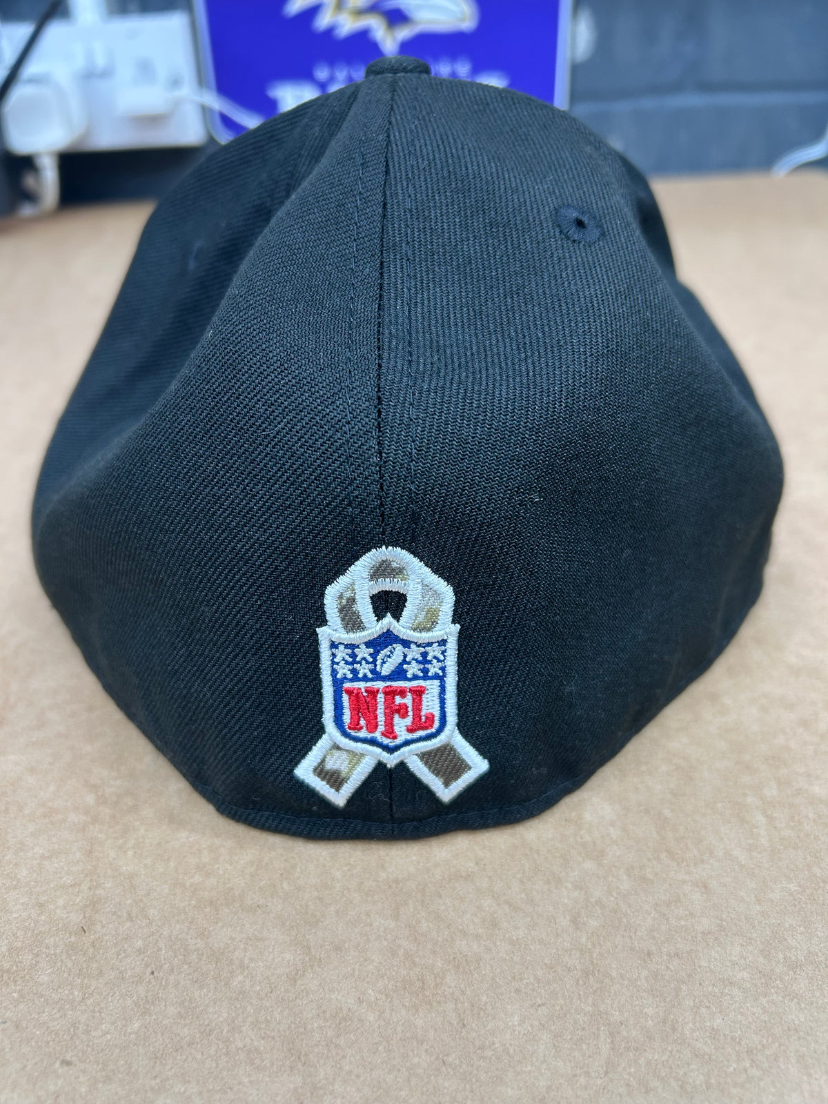 Tampa Bay Buccaneers New Era 59FIFTY Salute to Service Cap – Size 7⅝ – Pre-Loved