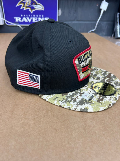 Tampa Bay Buccaneers New Era 59FIFTY Salute to Service Cap – Size 7⅝ – Pre-Loved