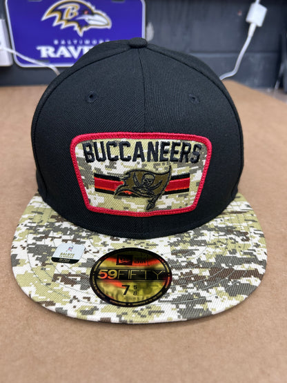 Tampa Bay Buccaneers New Era 59FIFTY Salute to Service Cap – Size 7⅝ – Pre-Loved